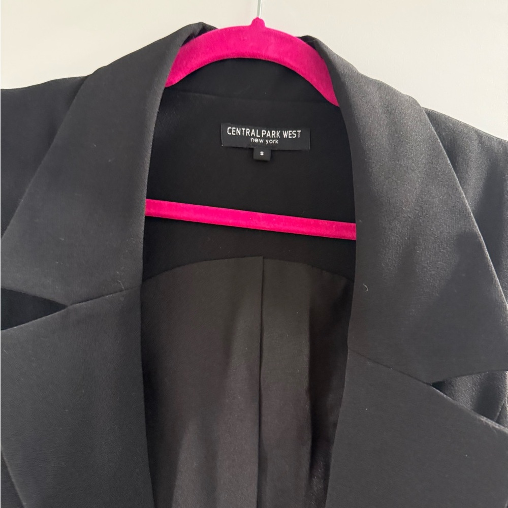 Black Sleeveless Blazer - Picture 2 of 3
